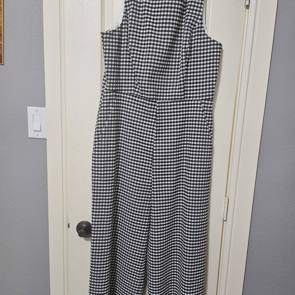 Preston & York Black and White Sleeveless Halter Jumpsuit